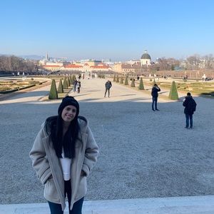 Meet your Posher, Biserka